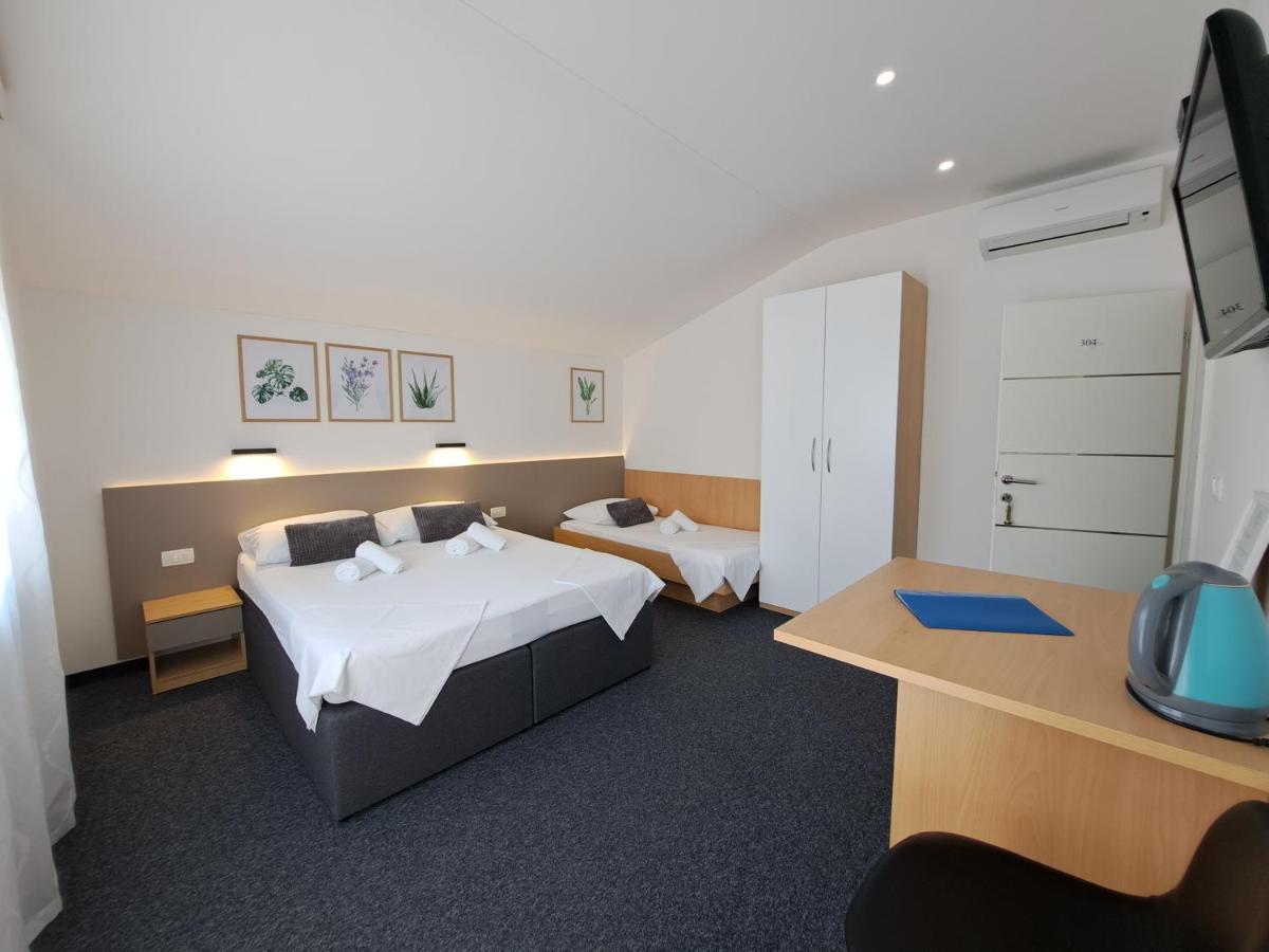 Rooms Zvonimir Stobreč Eksteriør bilde