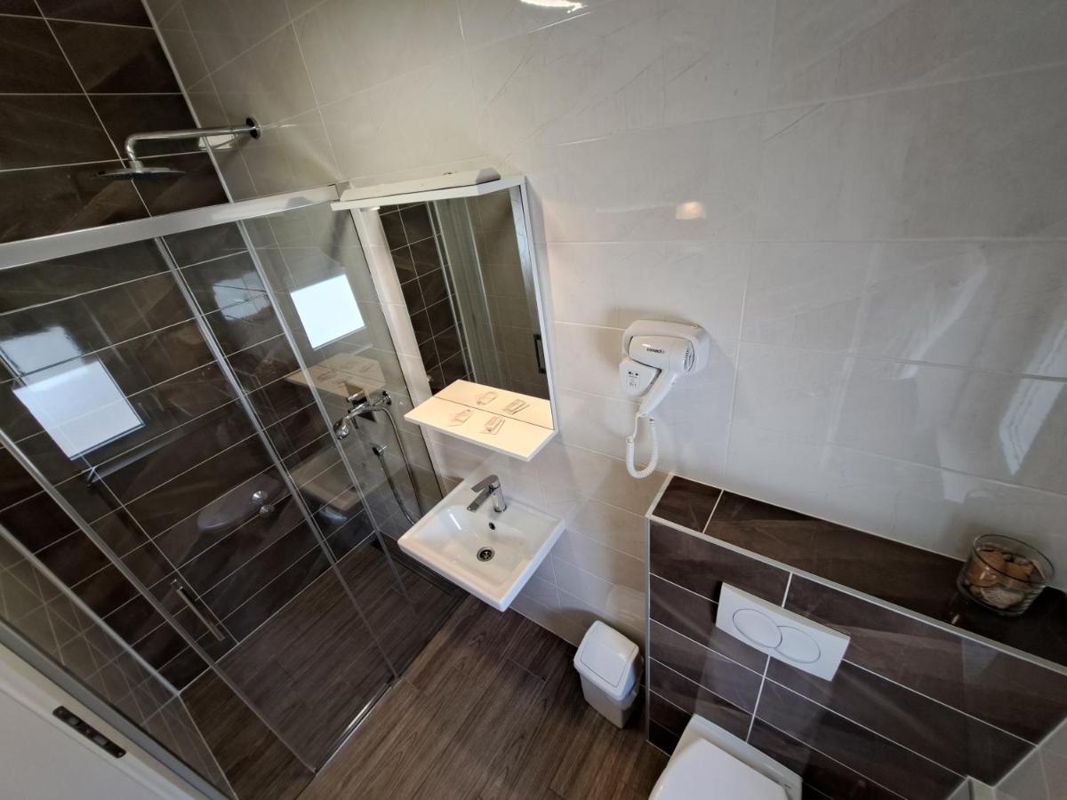 Rooms Zvonimir Stobreč Eksteriør bilde
