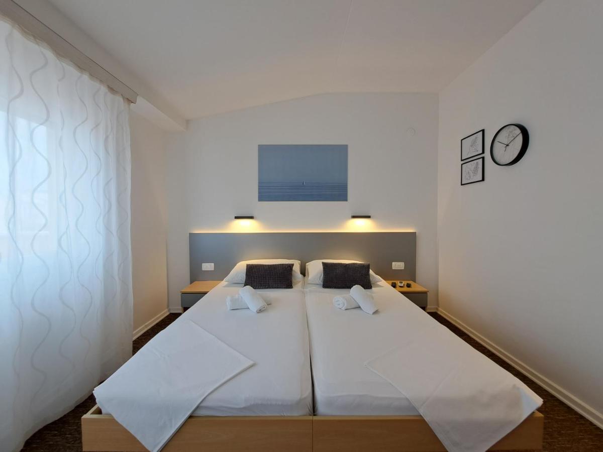 Rooms Zvonimir Stobreč Eksteriør bilde